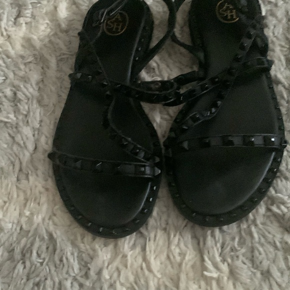 Ash leather studded sandal in good condition. Size 37 equivalent to US size 7 - Picture 3 of 7